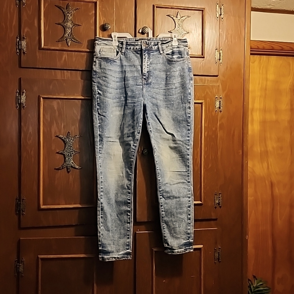 BNWOT Judy Blue light acid washed skinny jeans sz 15/32